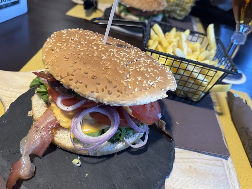 The Old Yankee's Pub And Grill_Brusimpiano_slider_image_1