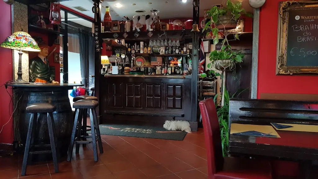 steak house restaurant in Brusimpiano