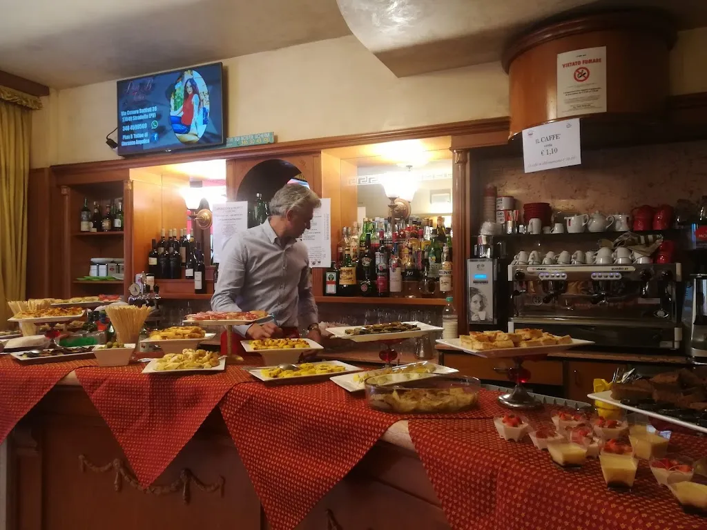 Le Cafe 'Noir By Dallavalle Paolo restaurant in Broni