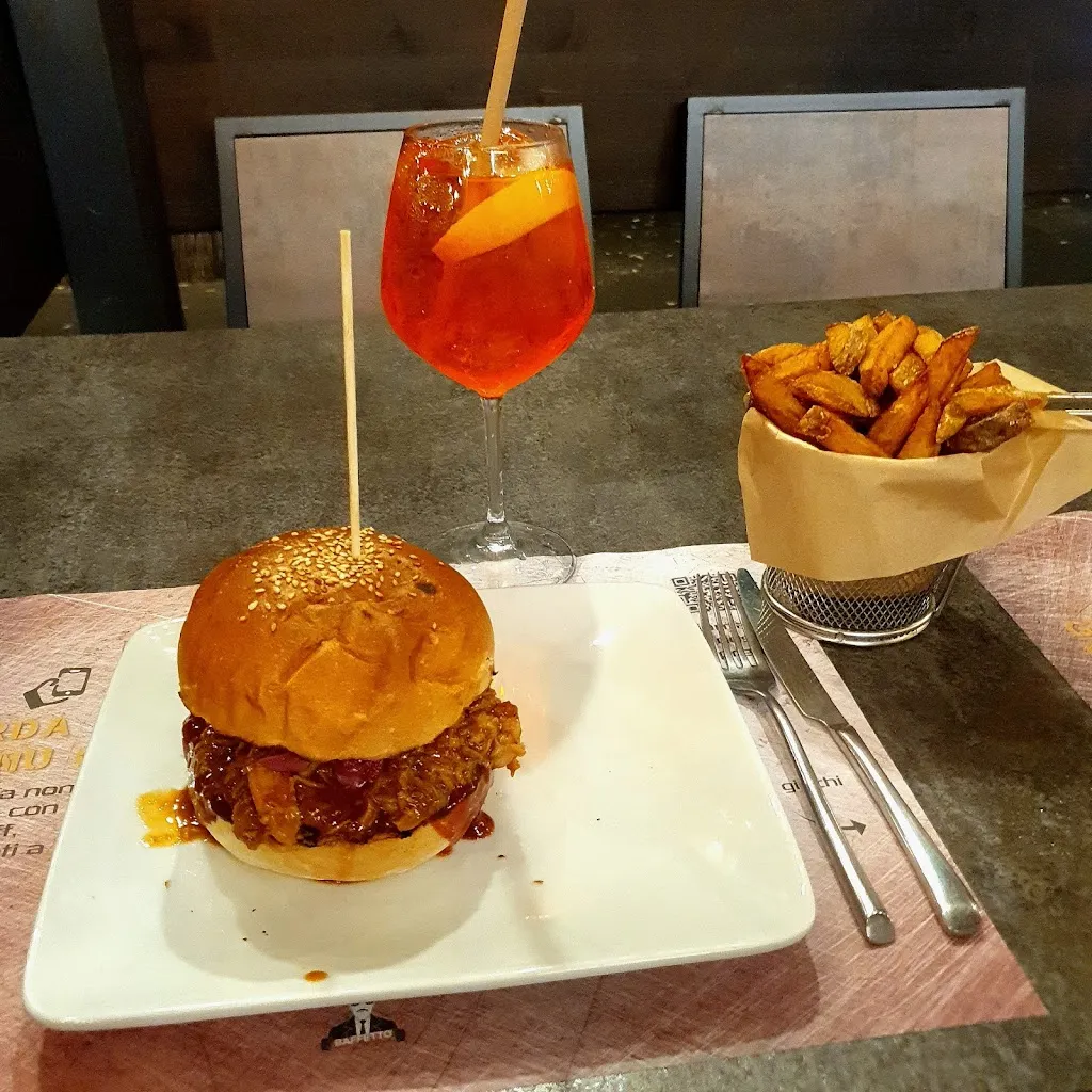 ingrid mia_OFFICINA PUB BIRRERIA_Adelfia_review