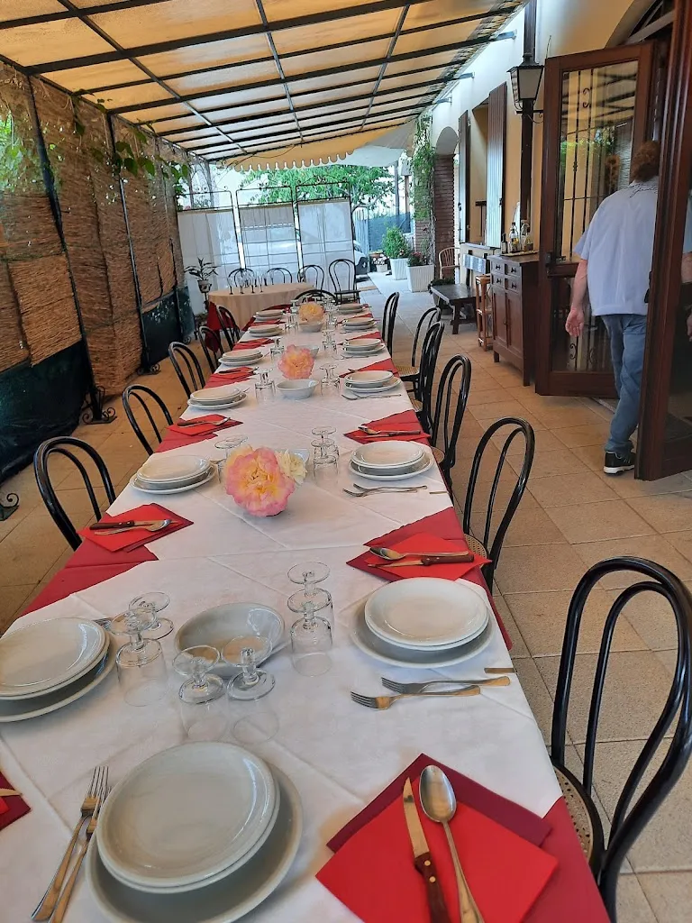 goan bar restaurant in Broni