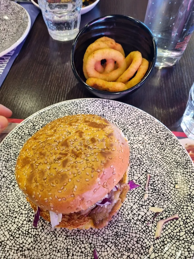 ROADHOUSE RESTAURANT BRONI_Broni_slider_image_2