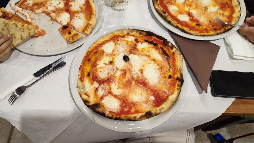 Pizzeria ERBAVOGLIO_Adelfia_slider_image_2