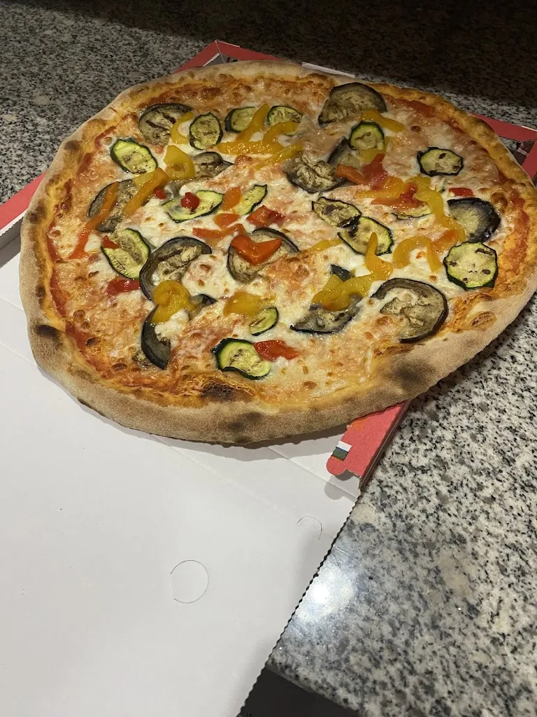 Pizzeria novella_Broni_slider_image_3