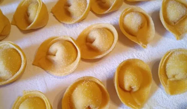 Moi Pour Toi_Broni_slider_image_2