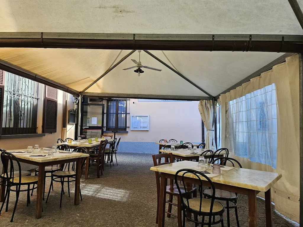 Circolo famigliare 1904 ex Trattoria della Rosa_Buguggiate_slider_image_3