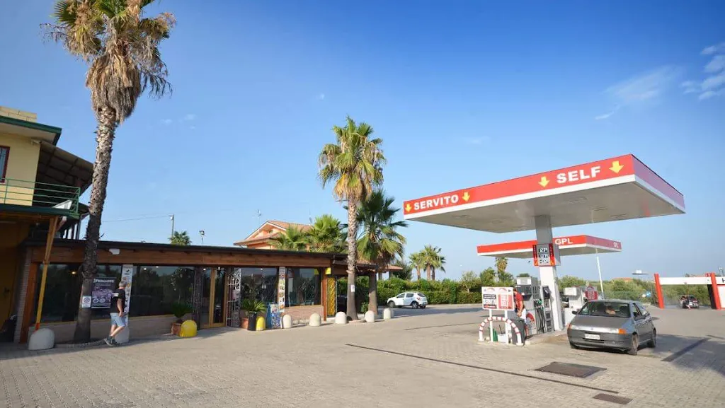 AREA SERVIZI PRIMANTE -BAR-RICEVITORIA-TABACCHI restaurant in Canosa Sannita