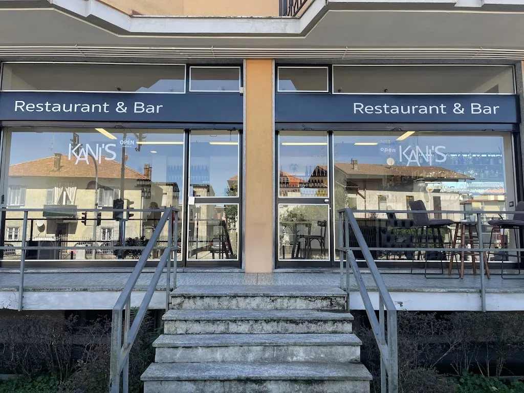 Charidu aluvihare_KANI'S RESTAURANT & BAR_Bulgorello_review