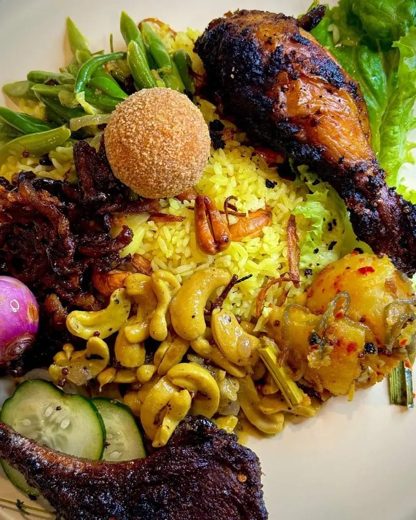 Nadeera Chandramal_KANI'S RESTAURANT & BAR_Bulgorello_review