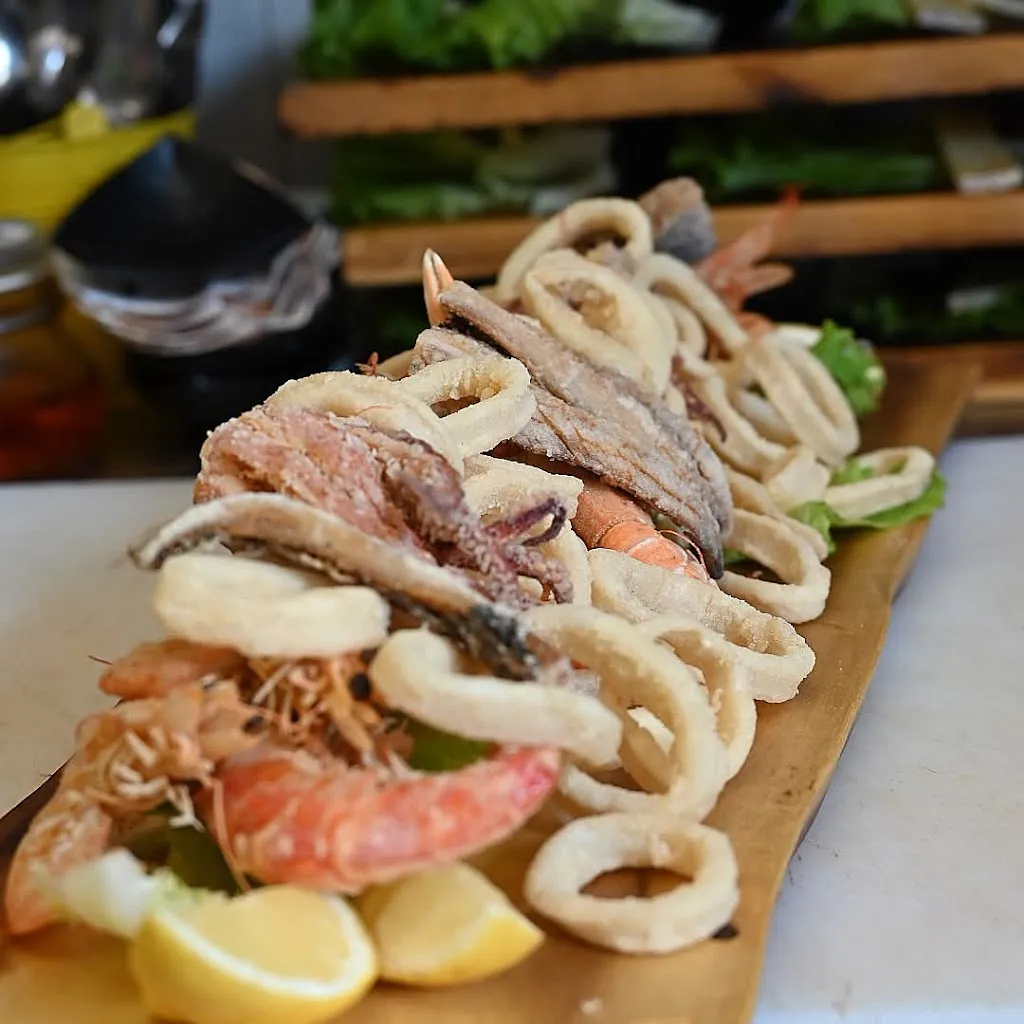 KANI'S RESTAURANT & BAR_Bulgorello_slider_image_2