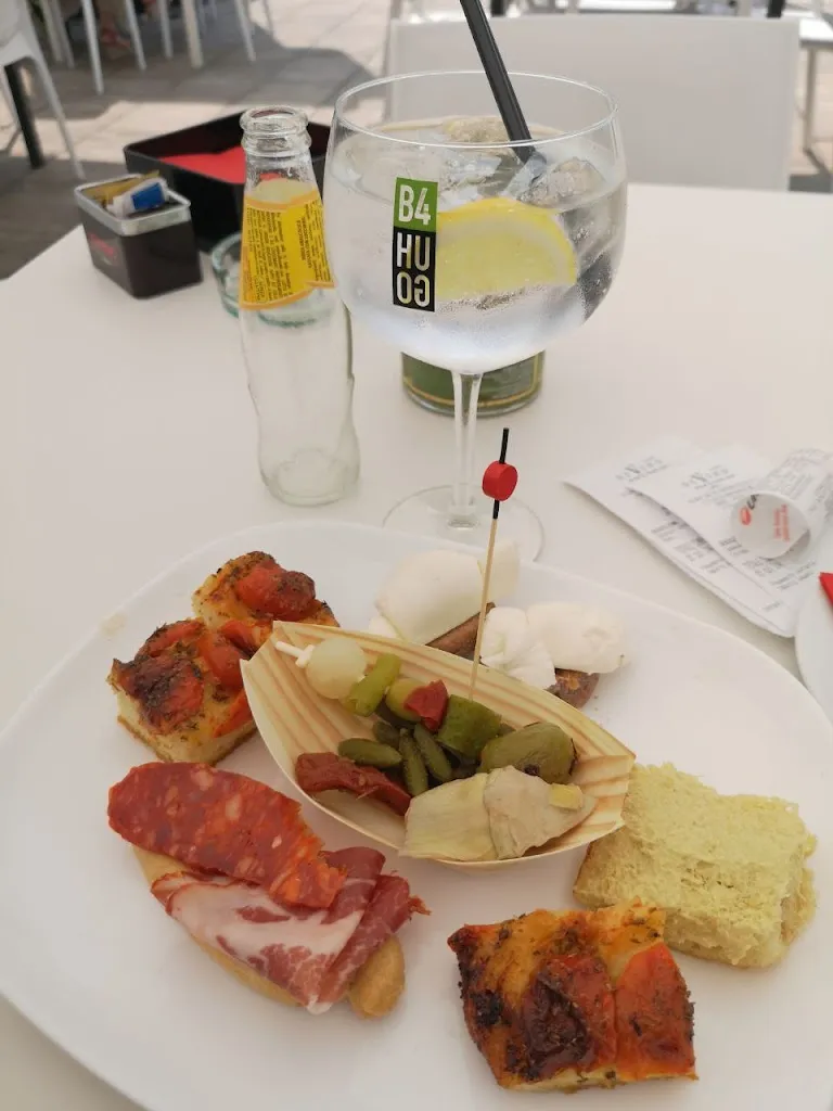 Matteo Primitivi_Divino Cafè - Wine Food Bar_Buccinasco_review