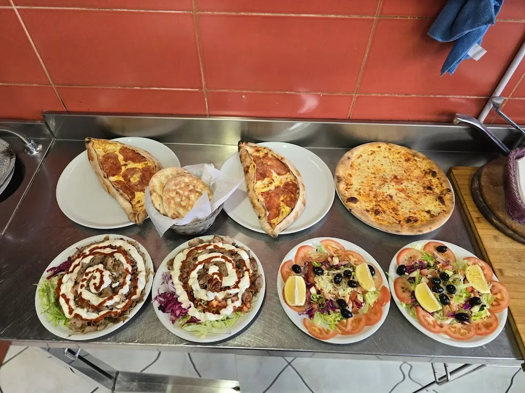 Istanbul Pizza Turkish_Buccinasco_slider_image_2