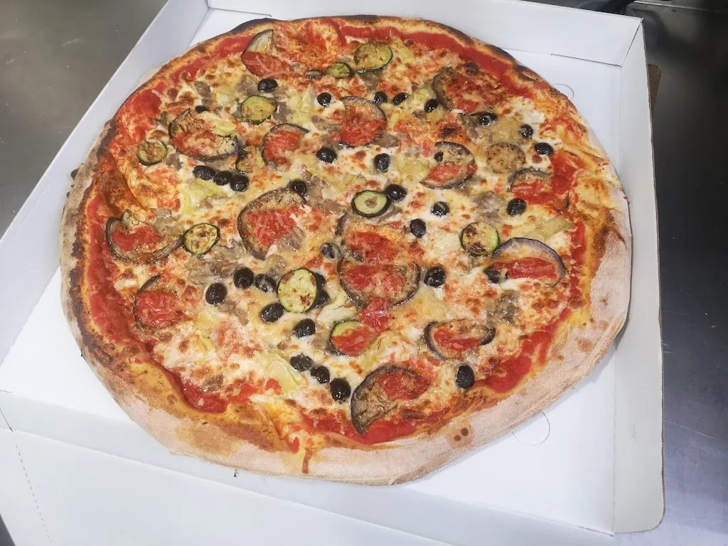 Ayman ayman_Pizzeria Papillon_Bussero_review