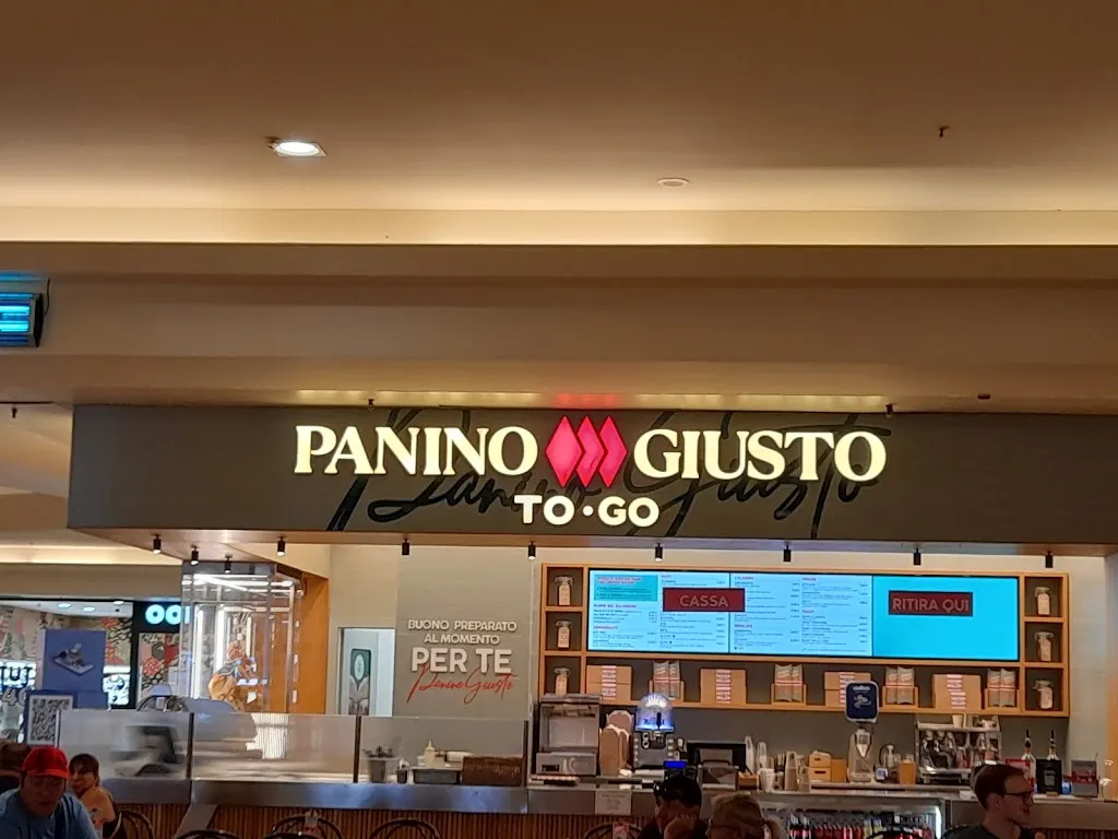 Panino Giusto restaurant in Busnago