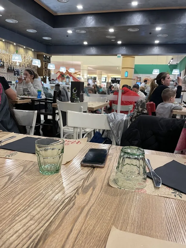 Waleed Razzaq_Mozzarella e Basilico_Busnago_review