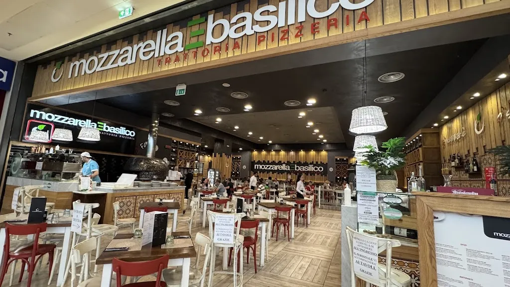 Mozzarella e Basilico restaurant in Busnago