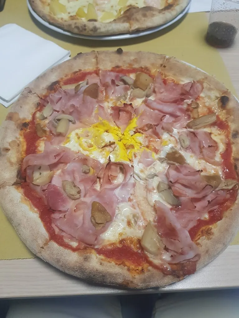 André Sena_Piccadilly_Busto Garolfo_review