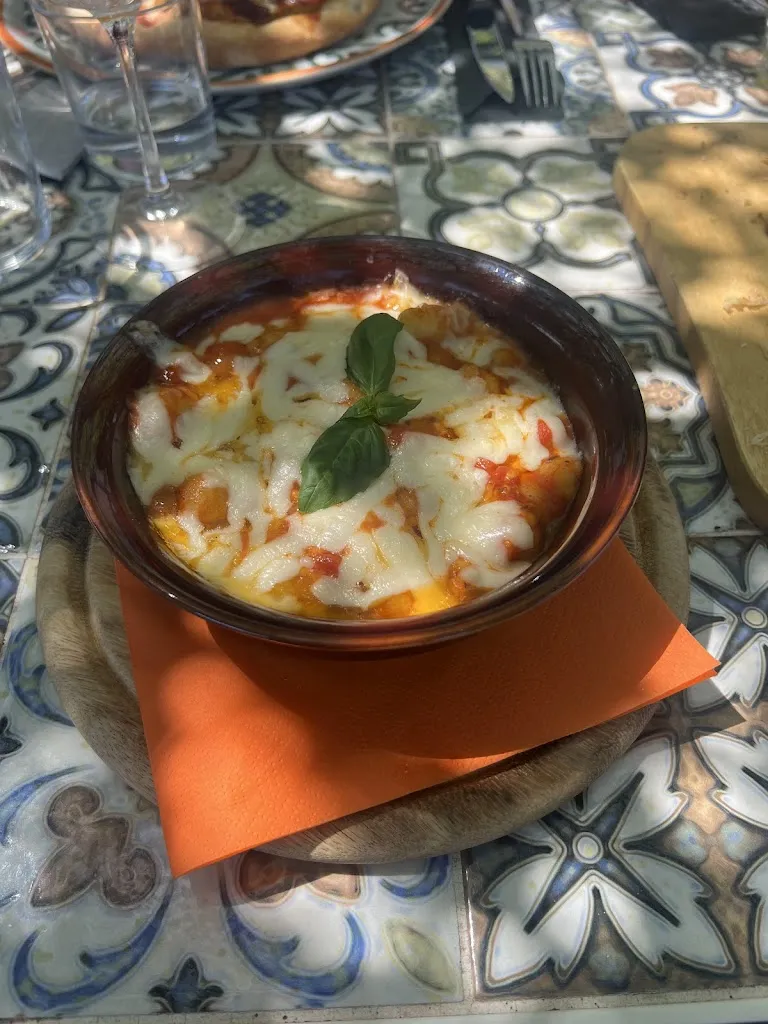 Bogdan Napruiu_Vittoria 1894 - Cocktail Bar & Bistrot_Cadenabbia_review