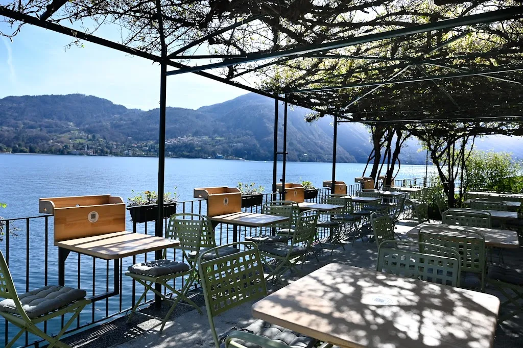 Vittoria 1894 - Cocktail Bar & Bistrot restaurant in Cadenabbia