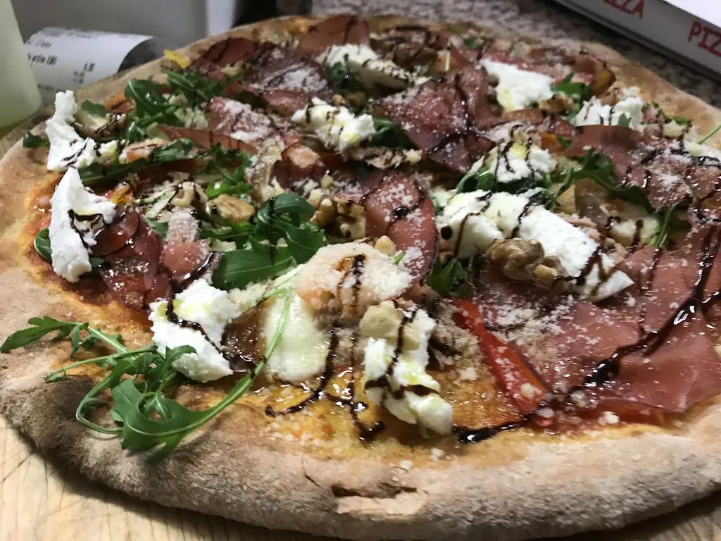 Zedda Pizza_Calcinate_slider_image_1