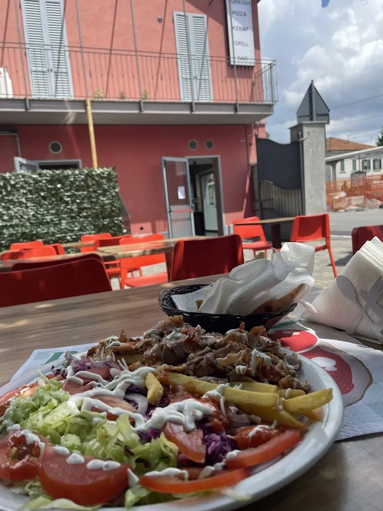 Sergio Caruso_Rosa Turkish Kebap Pizza & Grill & Bar_Cabiate_recensione