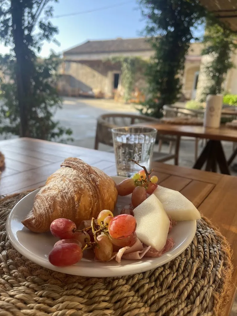 Francisca García-Huidobro_Masseria Saint Lucia Farm House_Alessano_recensione