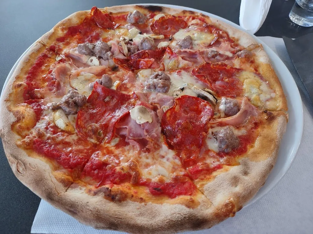 Pizzeria D'Asporto Fuori di Pizza_Cabiate_slider_image_2