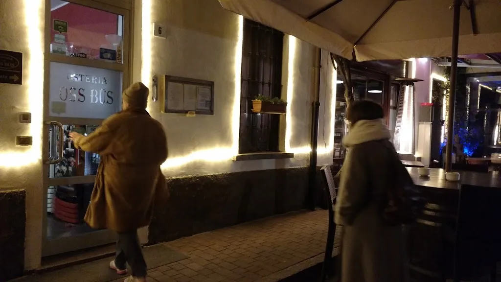 Scott McQuade_Oss Bus_Cabiate_review