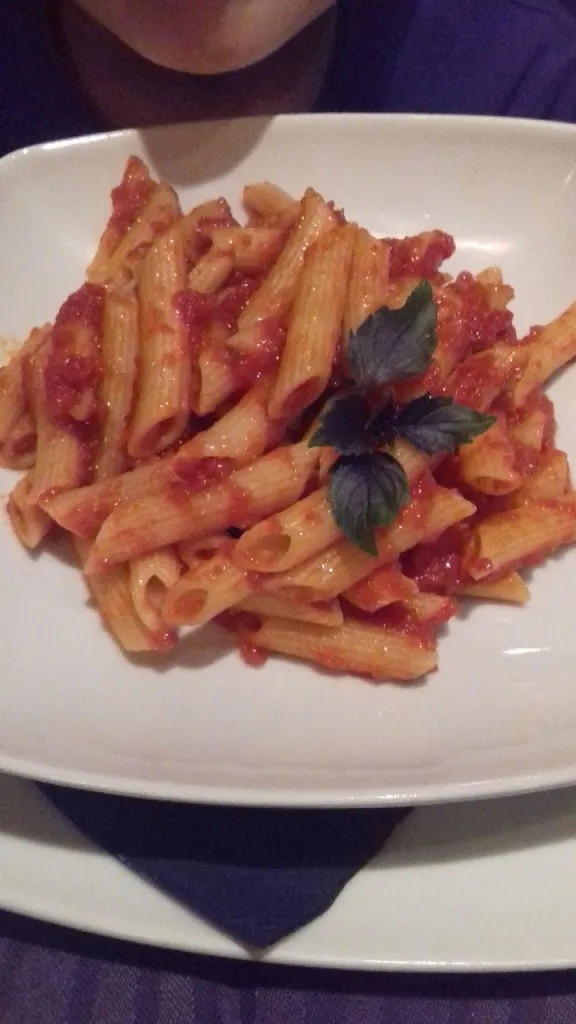 Luciana Quacquarelli_Neropaco in Villa_Calcinato_review