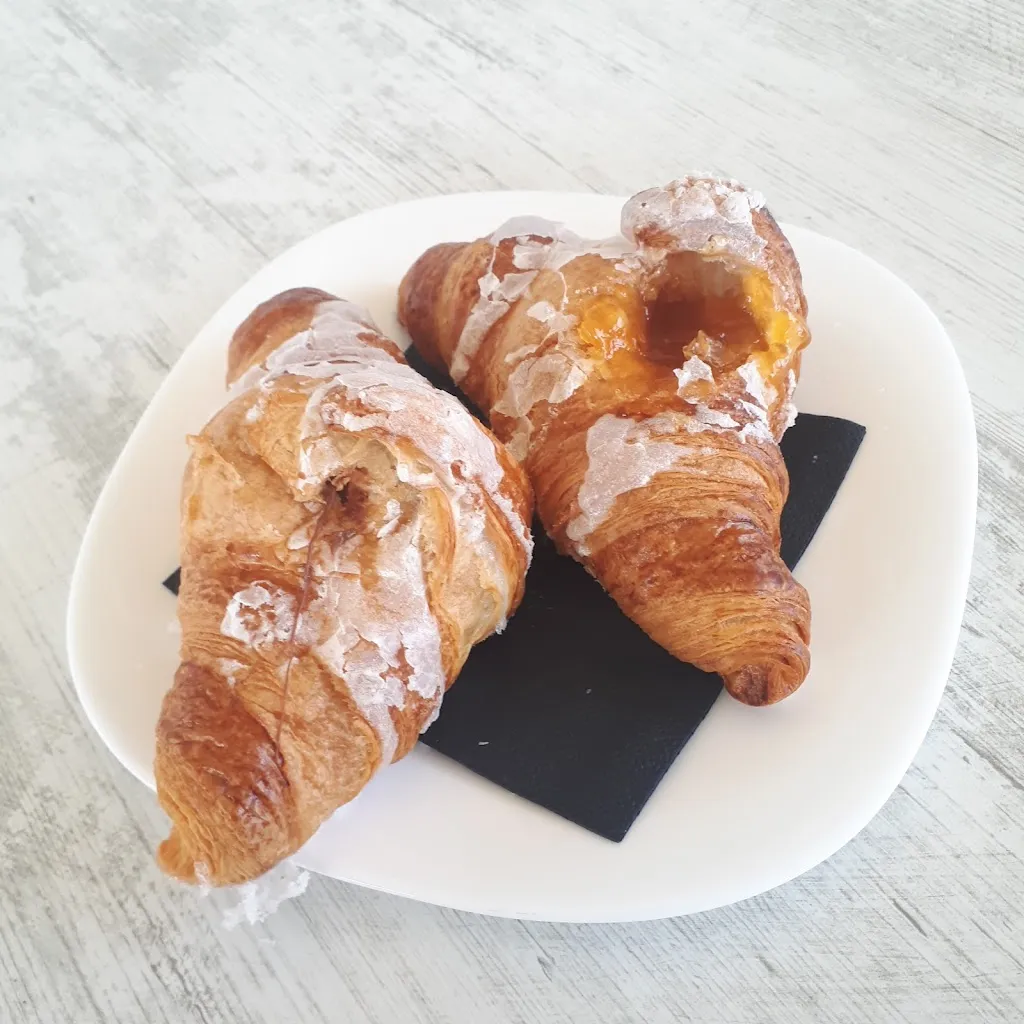 Liki Liki Bar/Gelateria_Calcinato_slider_image_3