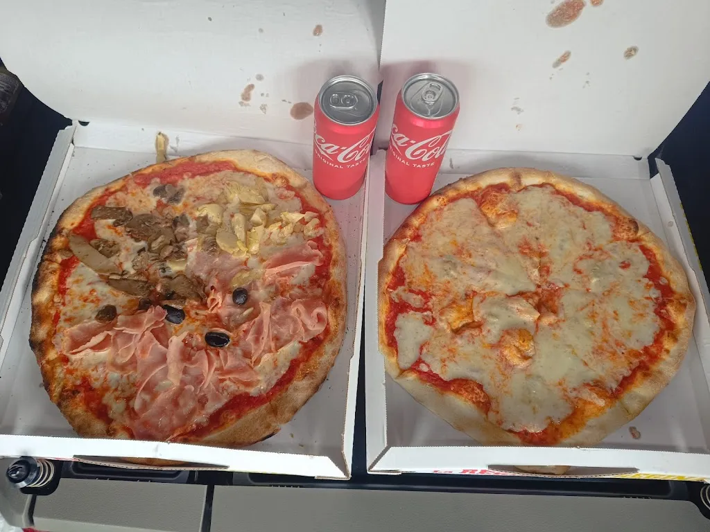 Pizzeria La Regina - Caleppio_Caleppio_slider_image_2