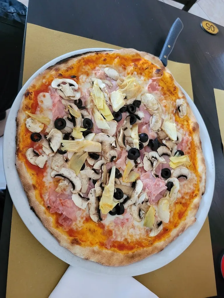 Lini Poeh_Ristorante Pizzeria Italo Cinese di Zhu Maochao_Caleppio_review