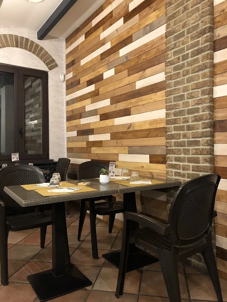 Gustò - PizzaPerFetta restaurant in Caleppio