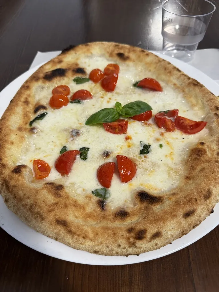 Pizzeria Gourmet_Calvenzano_slider_image_2