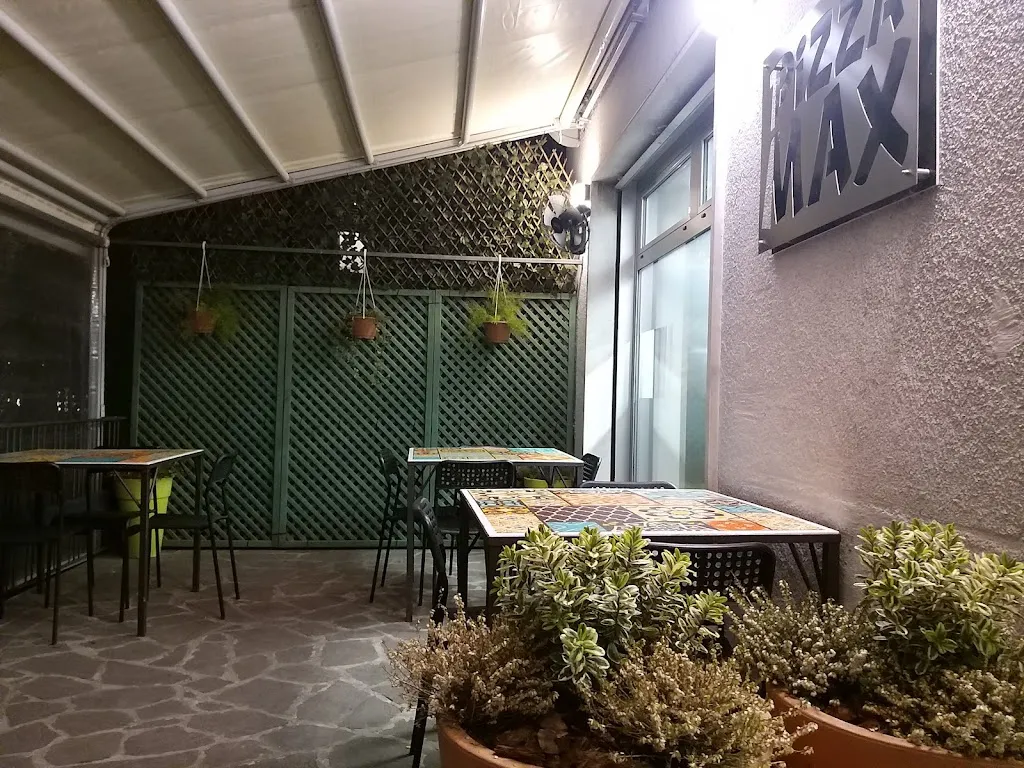 Pizza Max_Calvenzano_slider_image_1