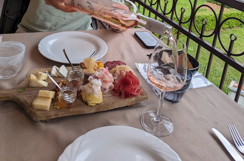 Juliette Degouw_Ostello Brembo - Ristorante_Camerata Cornello_Bewertung