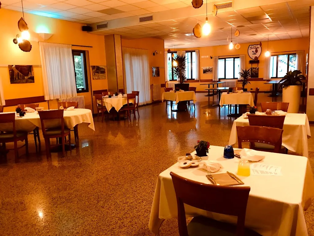 Ostello Brembo - Ristorante restaurant in Camerata Cornello