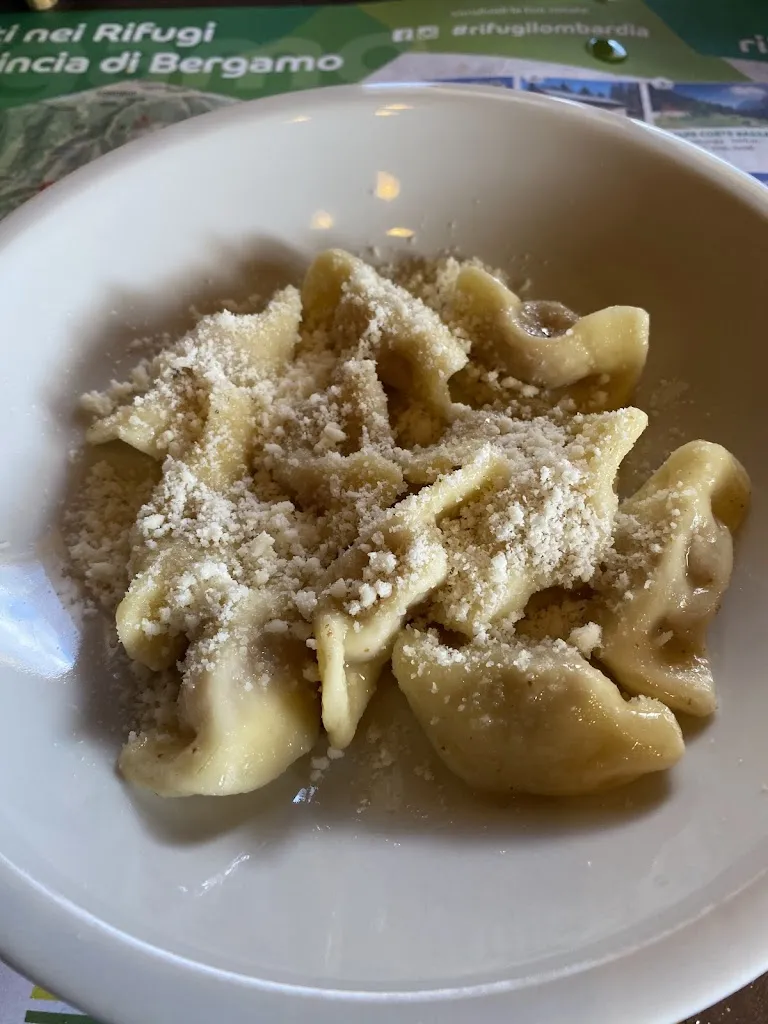 Rifugio Cespedosio_Camerata Cornello_slider_image_3