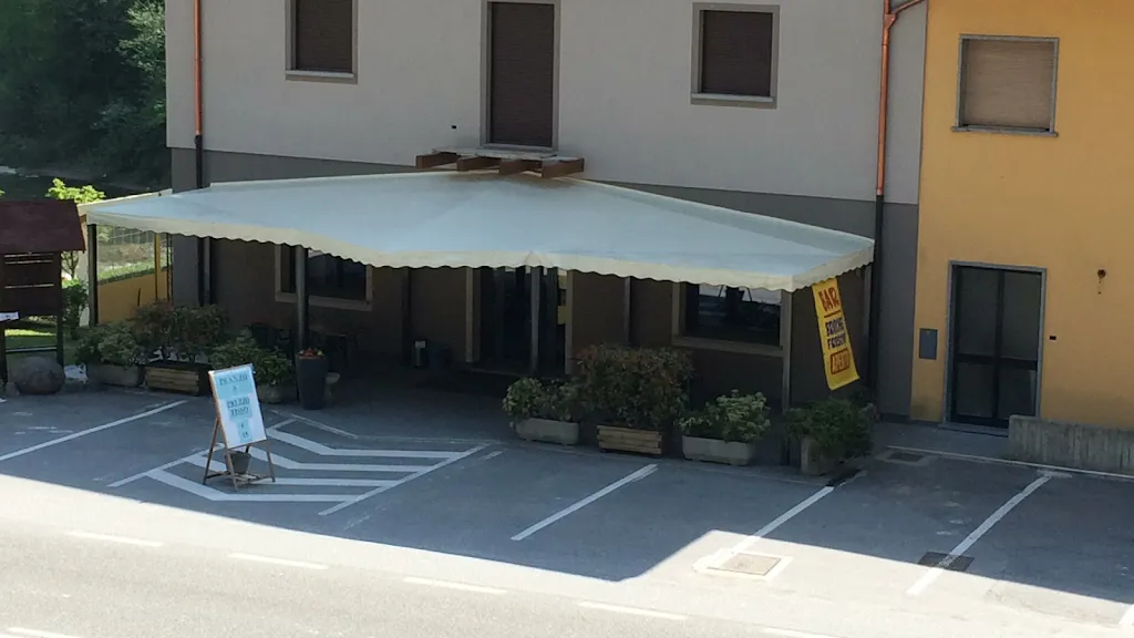 Ristorante Pizzeria La Baracca_Camerata Cornello_slider_image_3