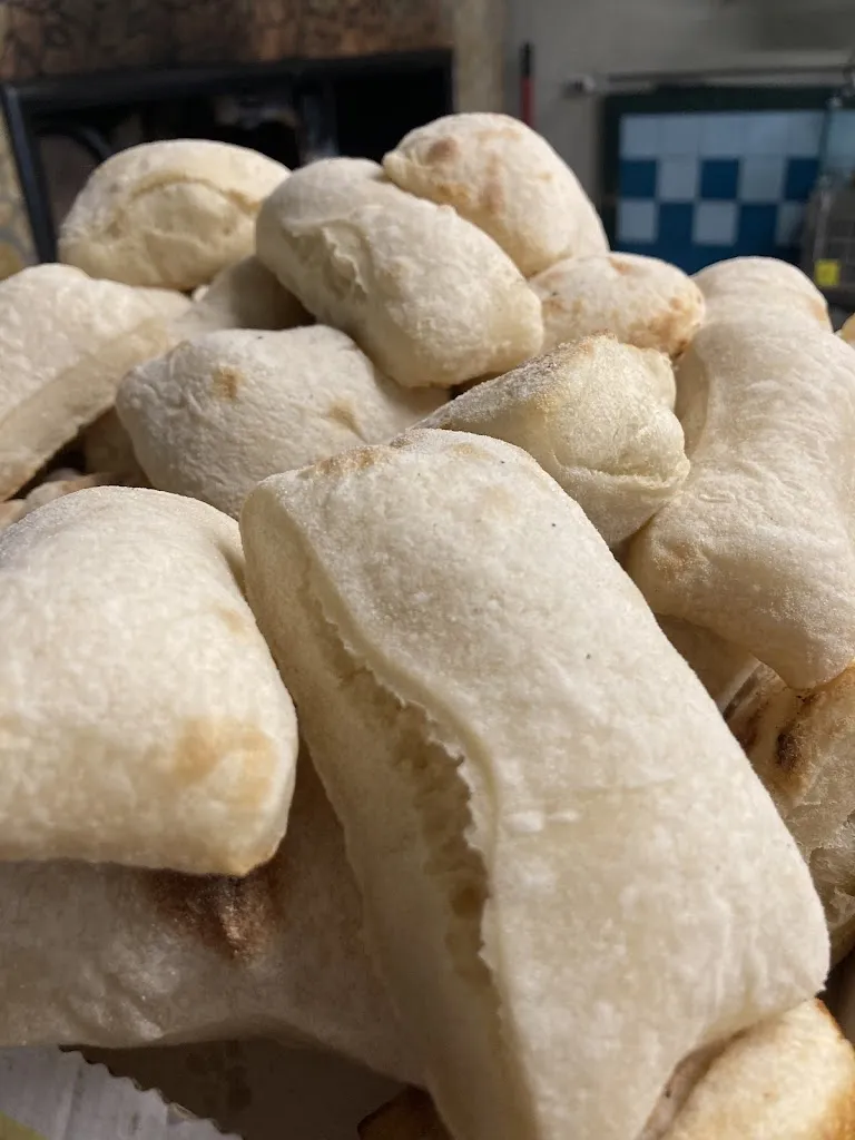 Bottega della Pizza_Calvagese della Riviera_slider_image_3