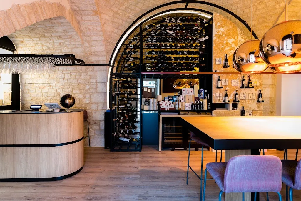 MIRRor WINE restaurant in Acquaviva delle Fonti