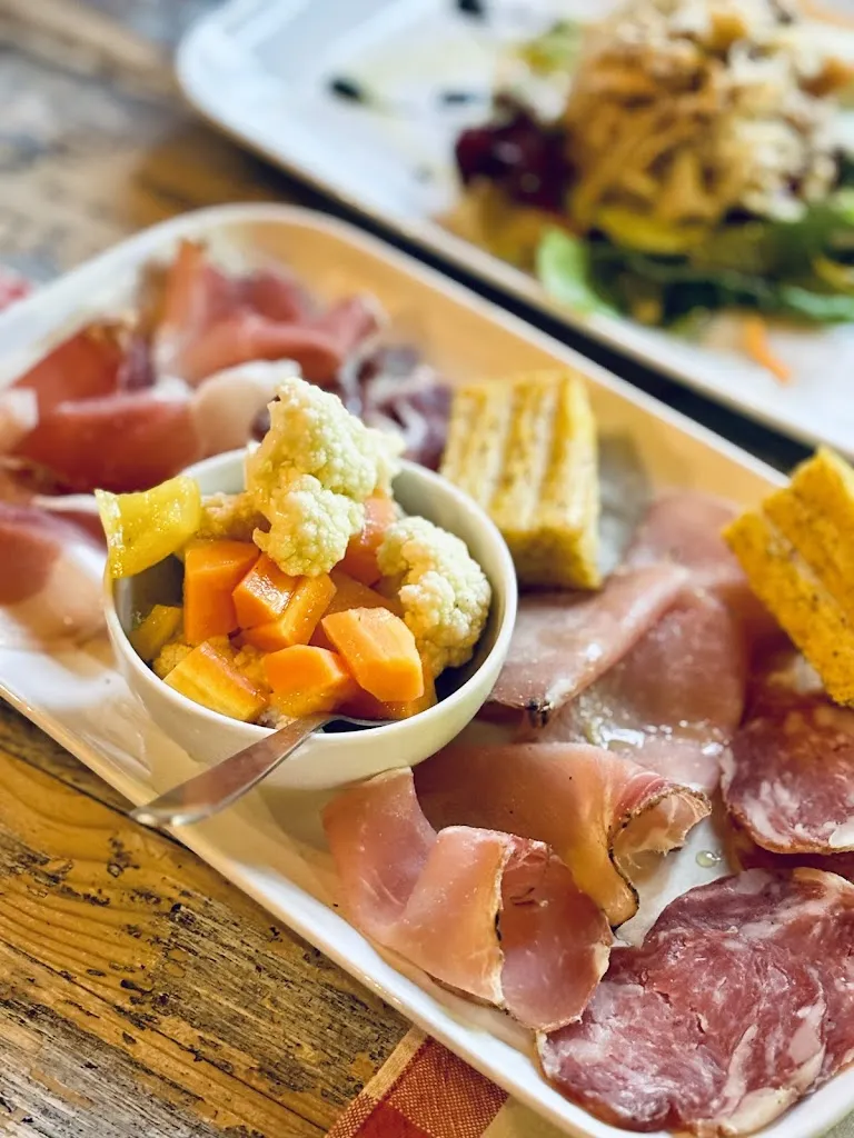 Cantina del Vicolo di Ravarotto Pierpaolo_Calvagese della Riviera_slider_image_2