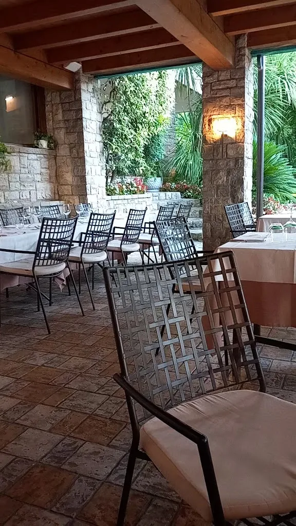 Ristorante Villa Aurora_Calvagese della Riviera_slider_image_2