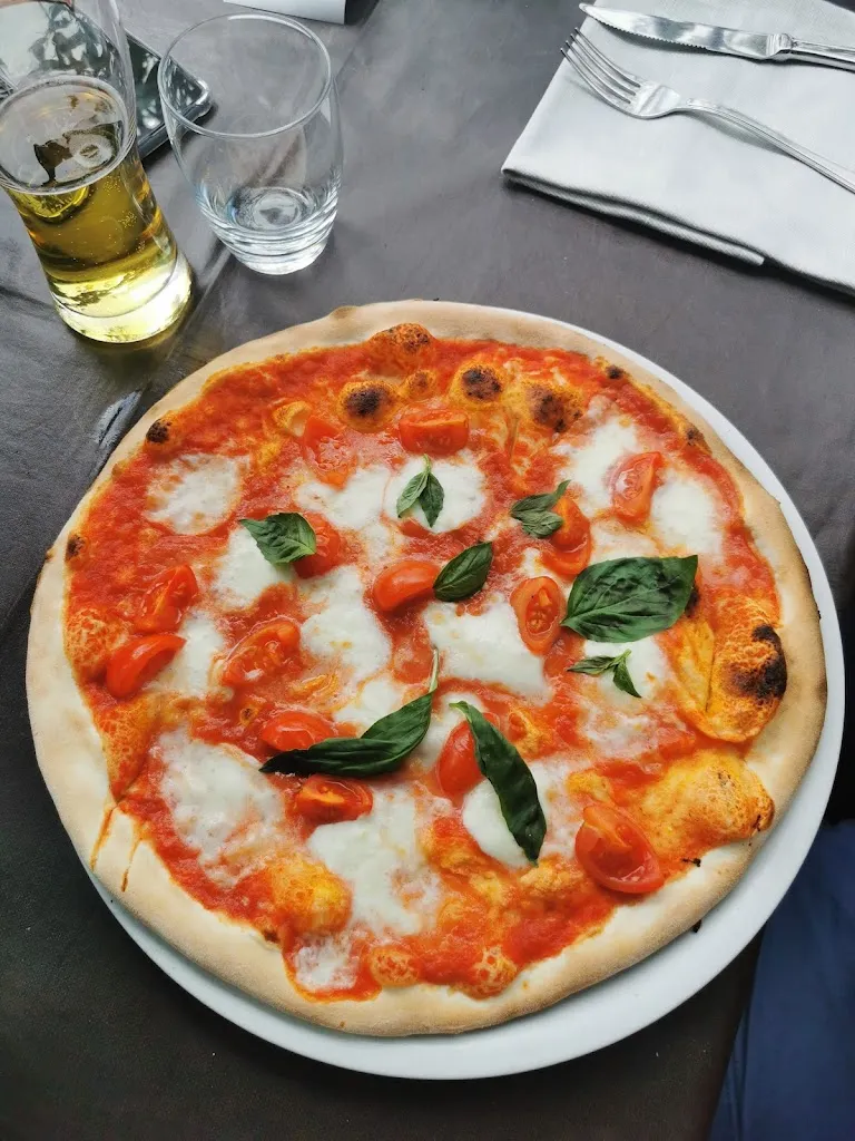 Lauralie Robert_La Cascata_Camnago-Boscone_review