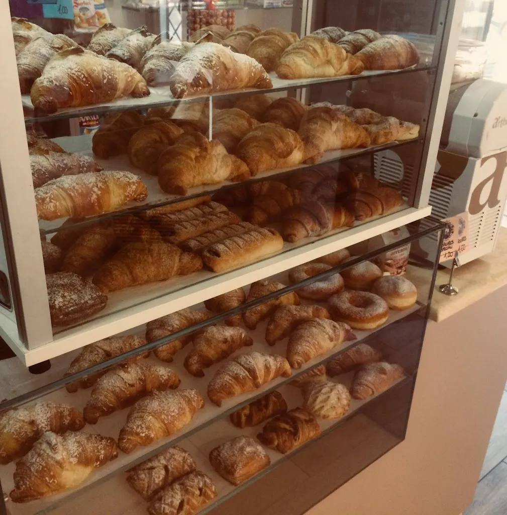 Bar Deja-Vu Coffe e Bed&Breakfast Calvisano restaurant in Calvisano