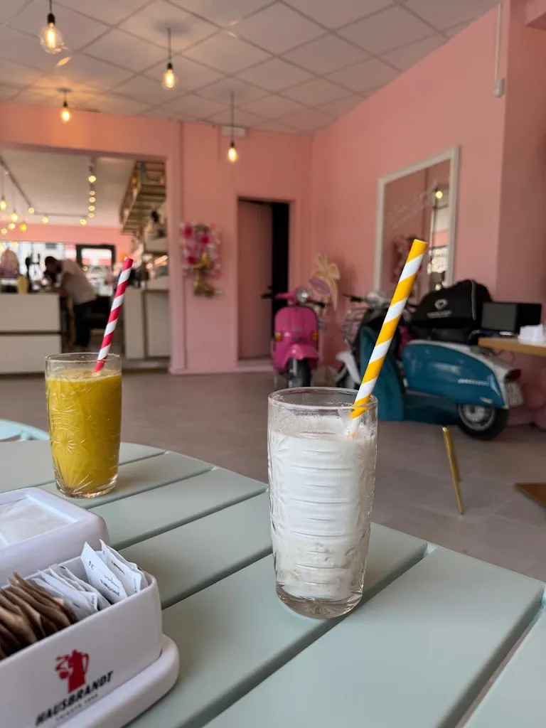 Milica Mutavdžić_Crème de la Crème_Camisano_review