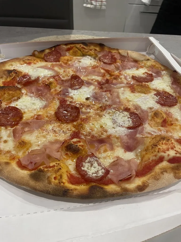 Pizzeria Sasà_Camisano_slider_image_3