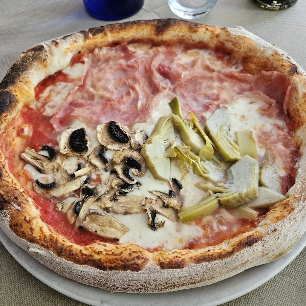 Pizzeria Il Cinghei_Camparada_slider_image_2