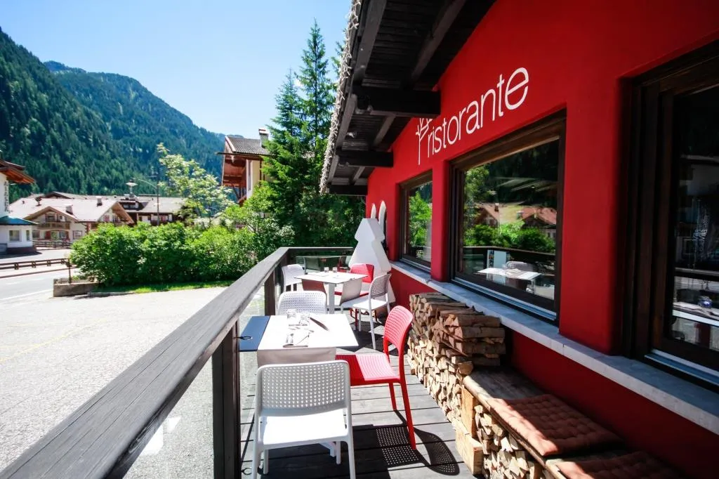 Ristorante Della Villa Restaurant_Campitello_slider_image_1