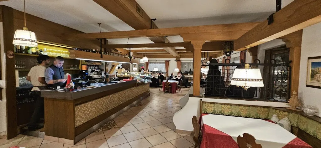 Residence Ristorante Pizzeria Kamerloy restaurant in Campitello